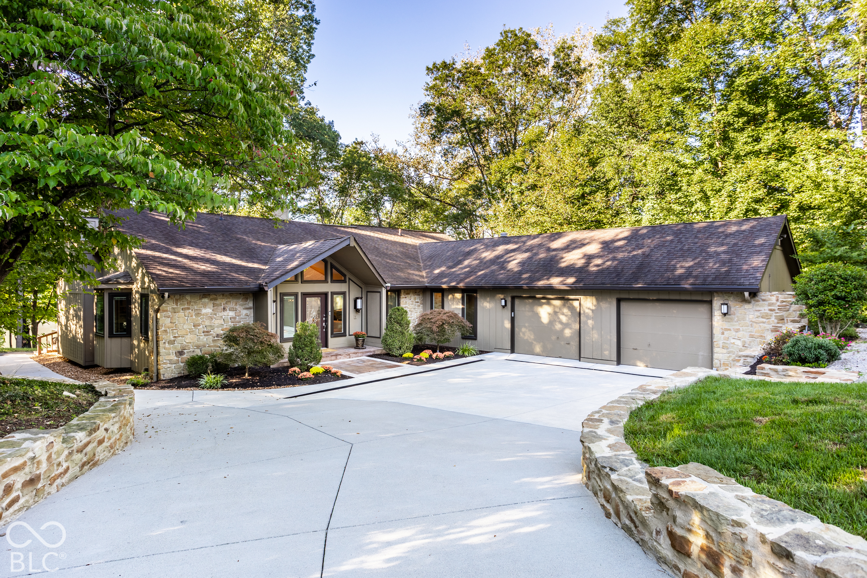 4416 Lakeridge Drive