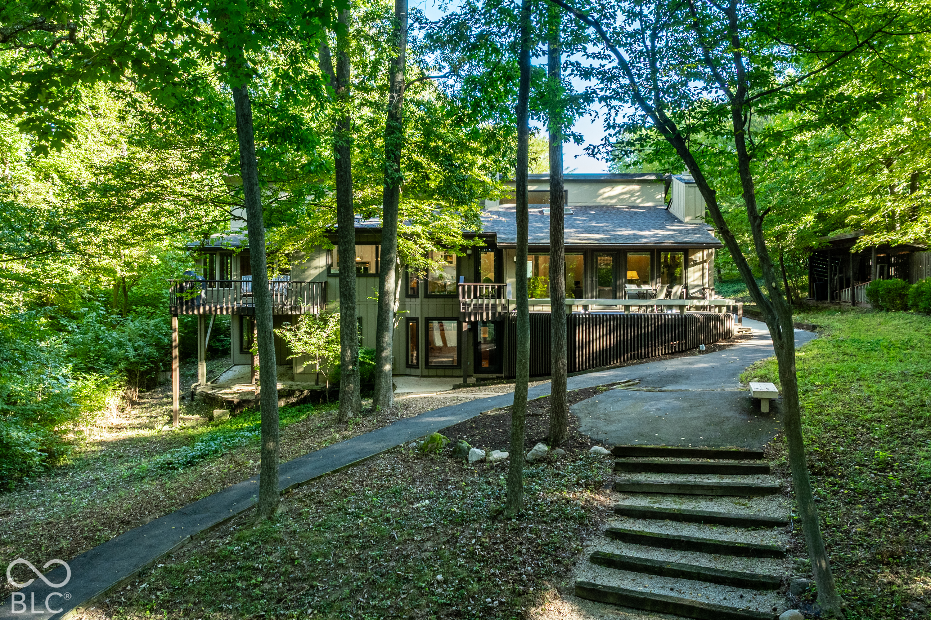 4416 Lakeridge Drive