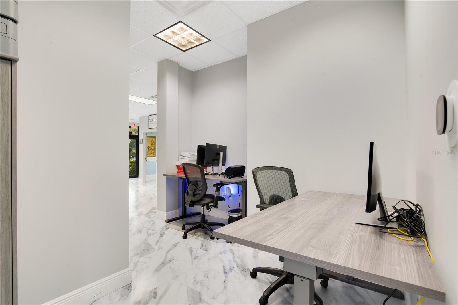 964 LAKE BALDWIN LN #200