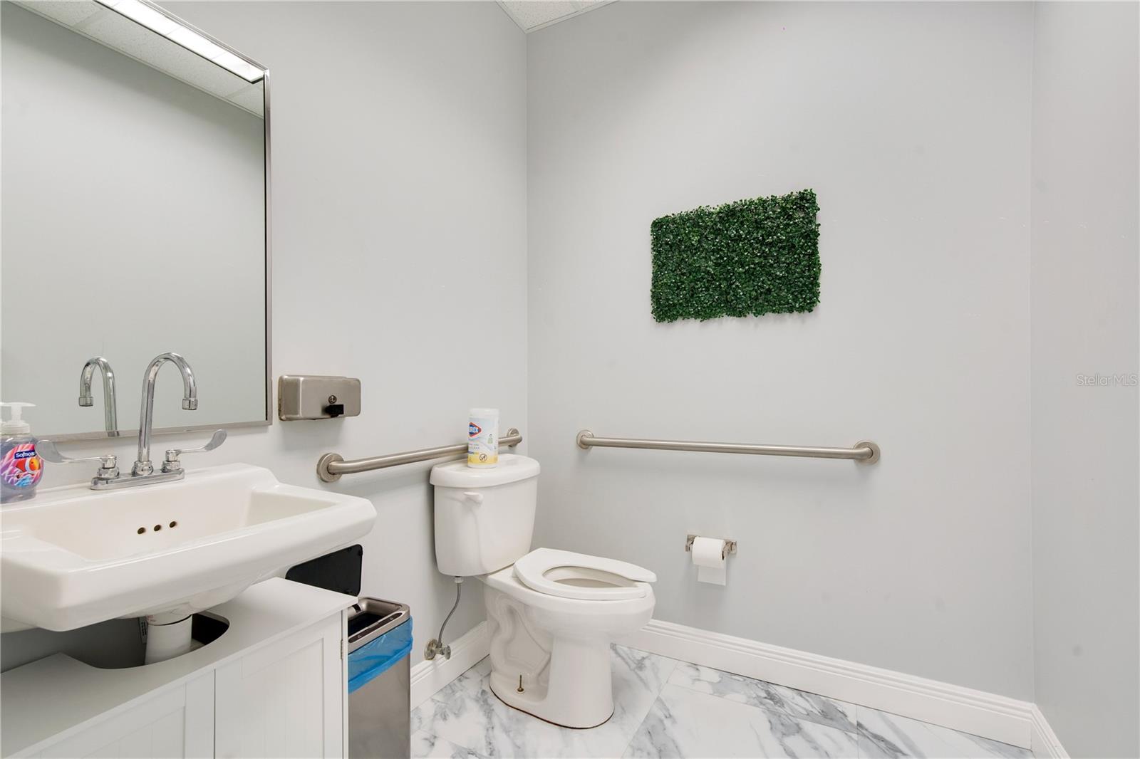 964 LAKE BALDWIN LN #200