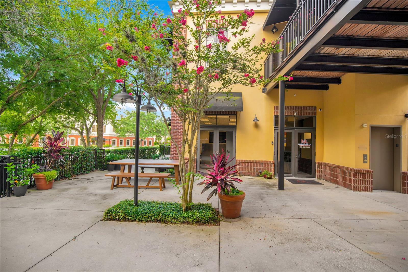 964 LAKE BALDWIN LN #200