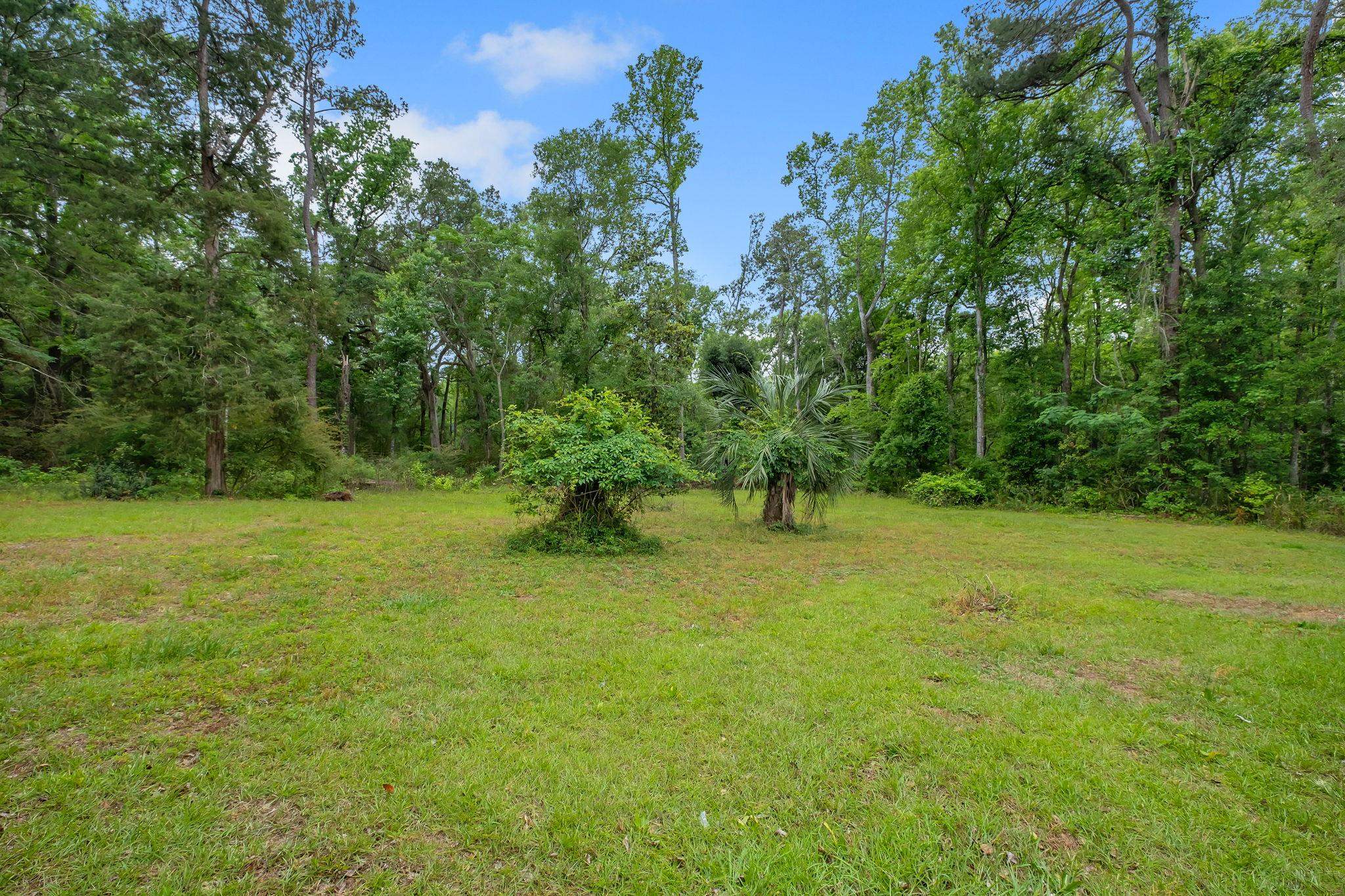406 ROBIN ROAD Road