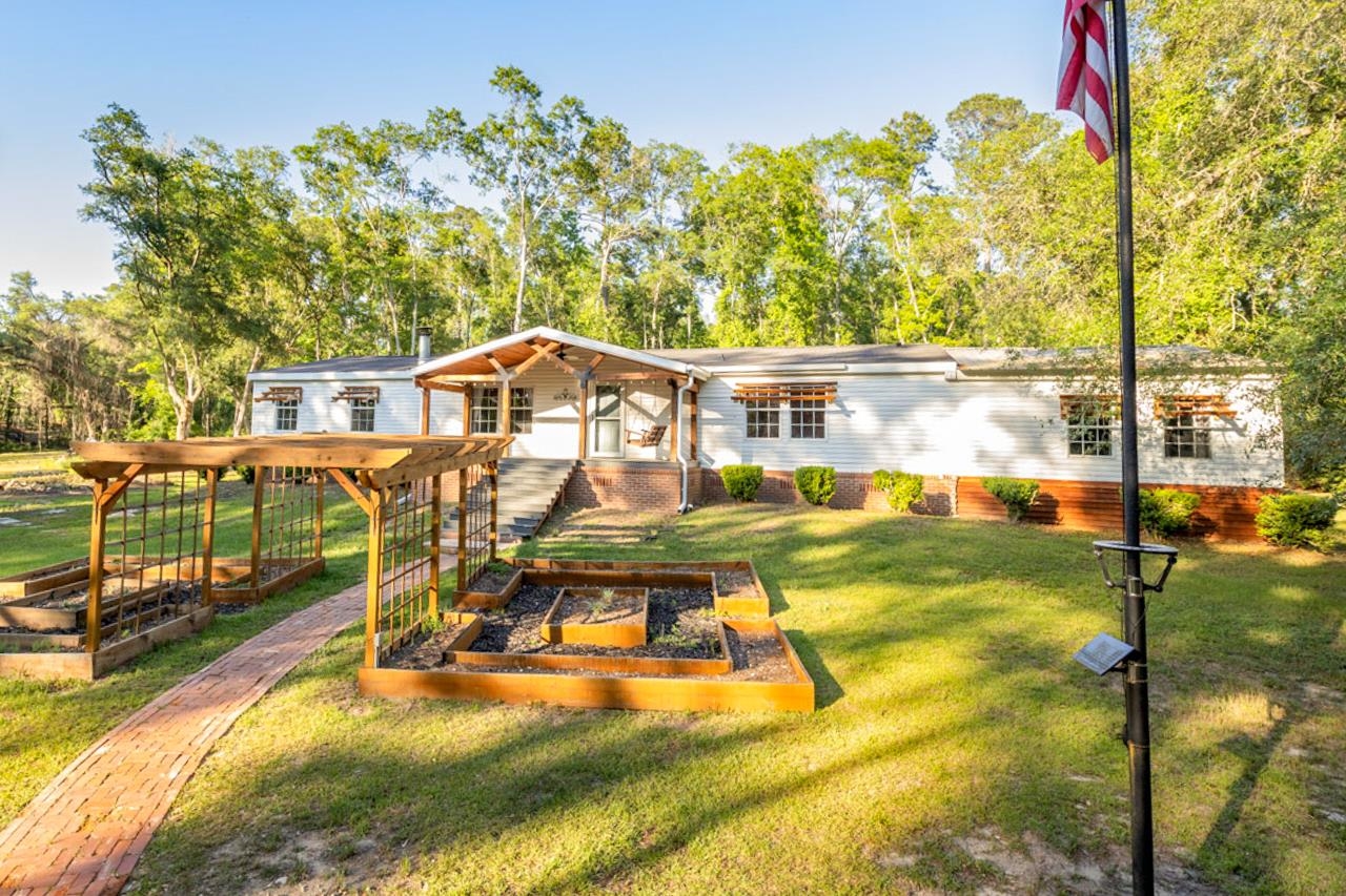 240 SMOKEHOUSE WAY