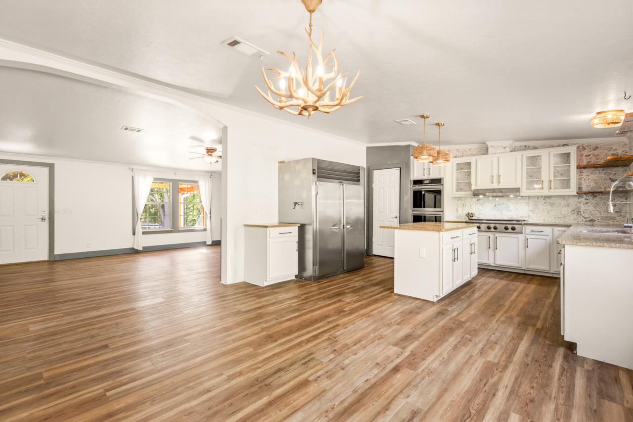 240 SMOKEHOUSE WAY