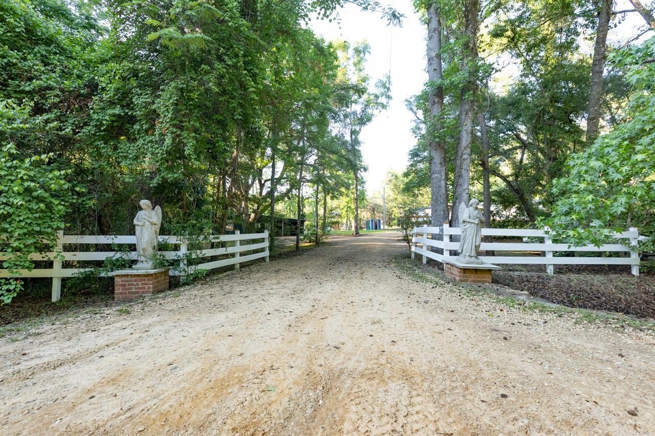 240 SMOKEHOUSE WAY