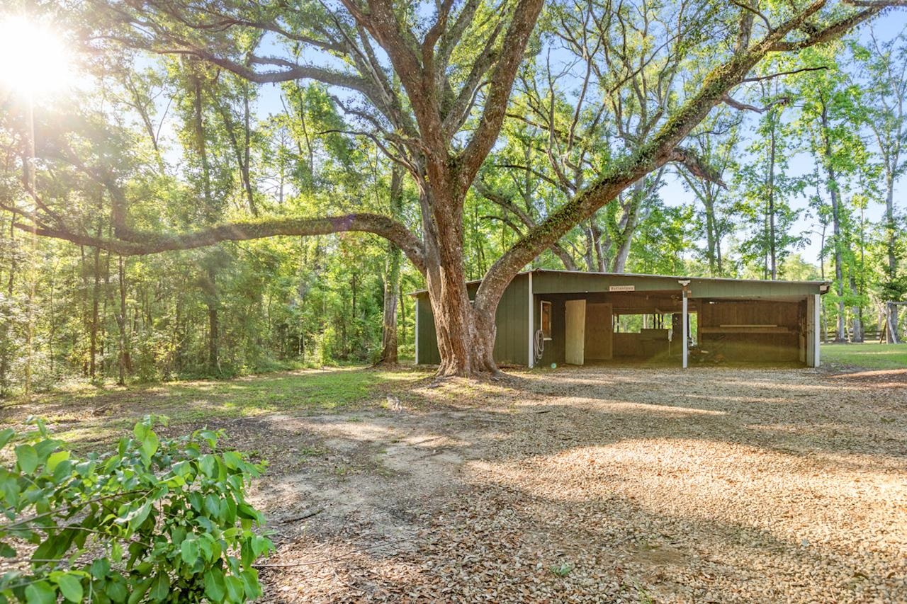240 SMOKEHOUSE WAY
