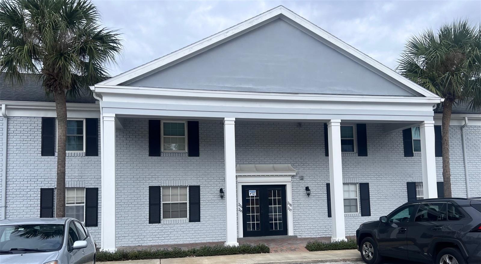 208 LEWFIELD CIR #208