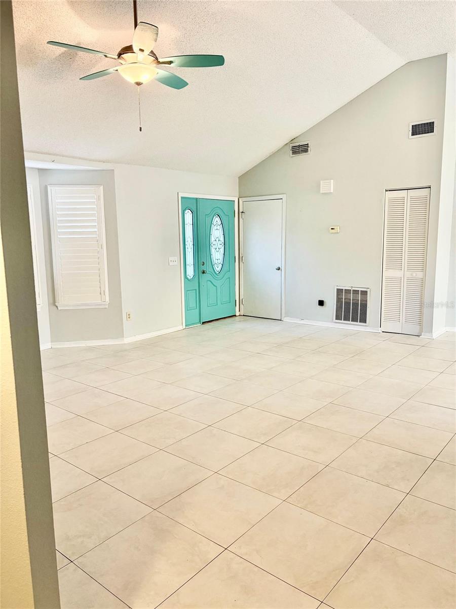 2720 BANYAN DR
