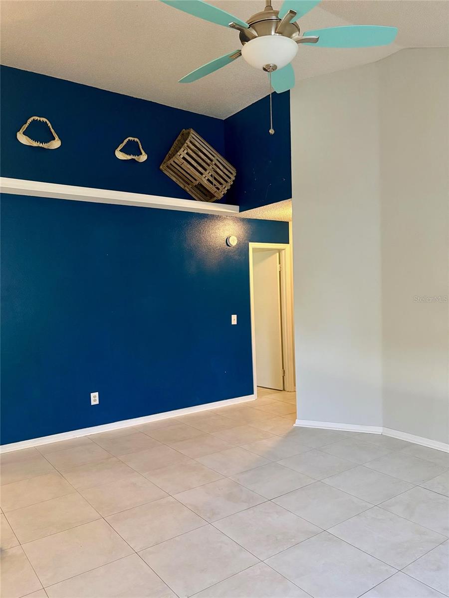 2720 BANYAN DR