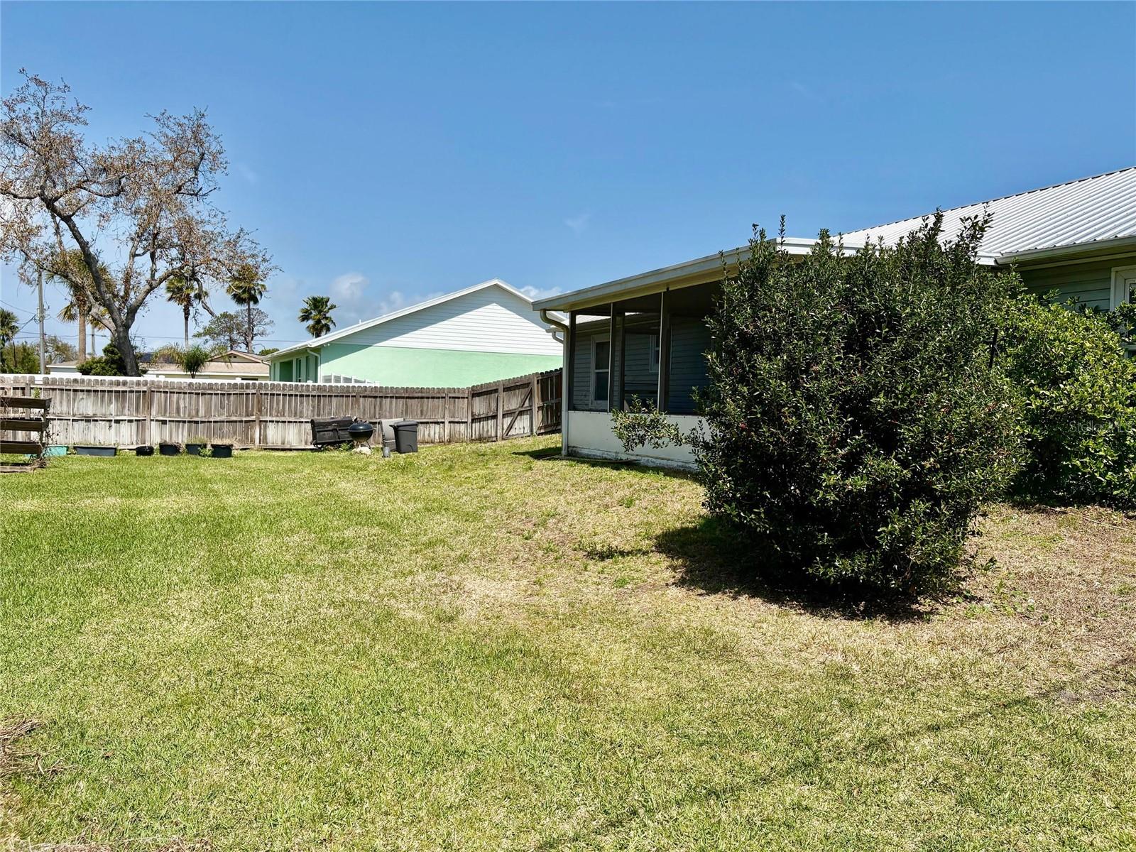 2720 BANYAN DR