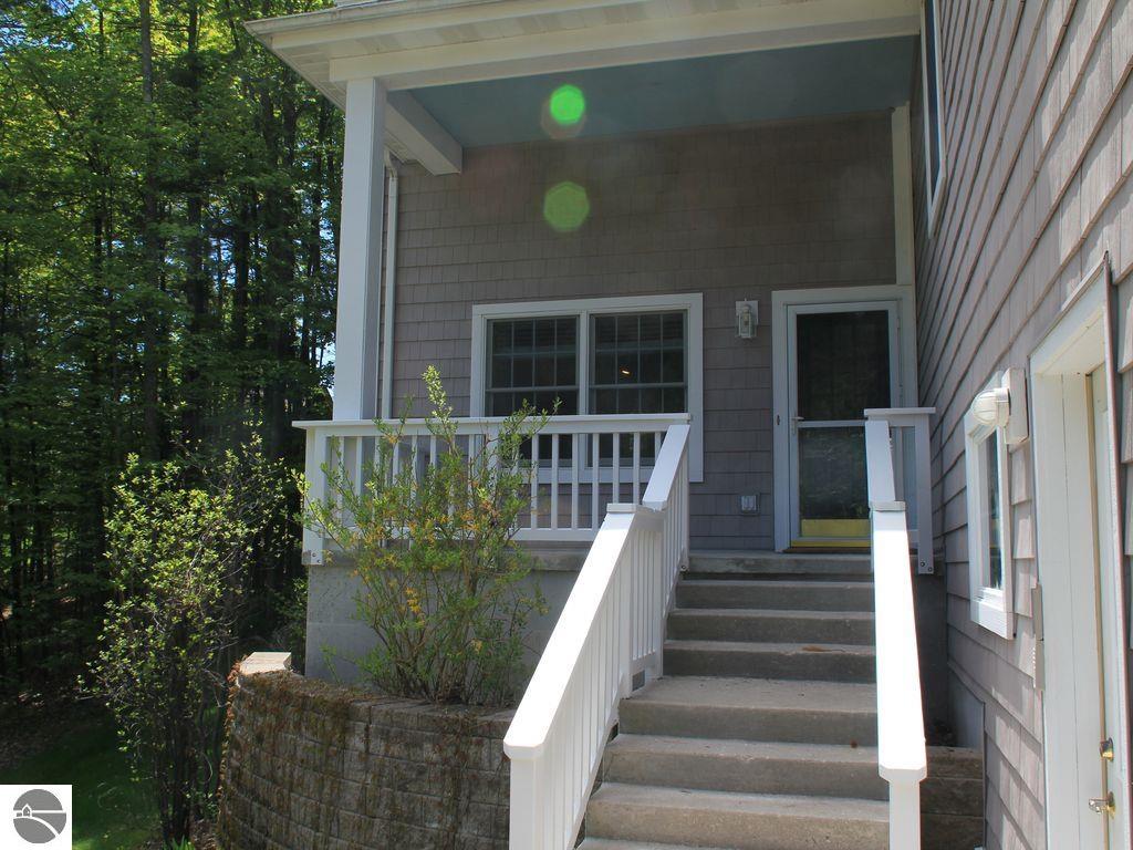 407 W Grove Street