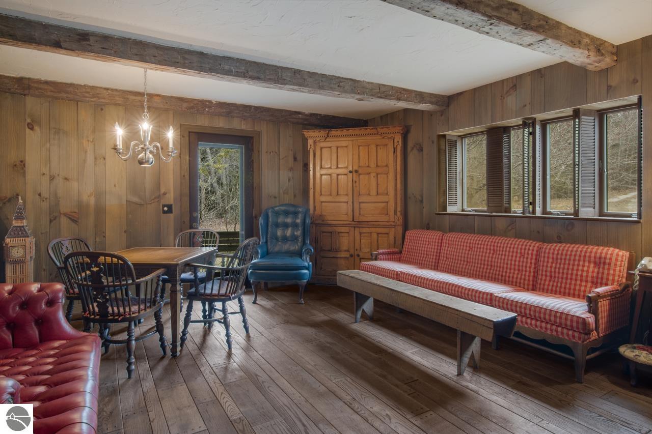 12150 N Seven Pines Road