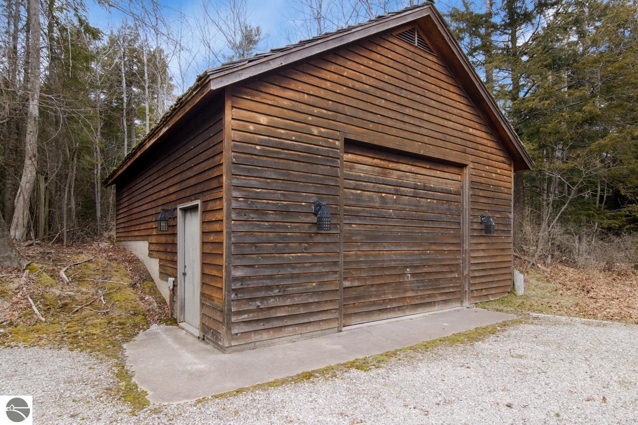 12150 N Seven Pines Road