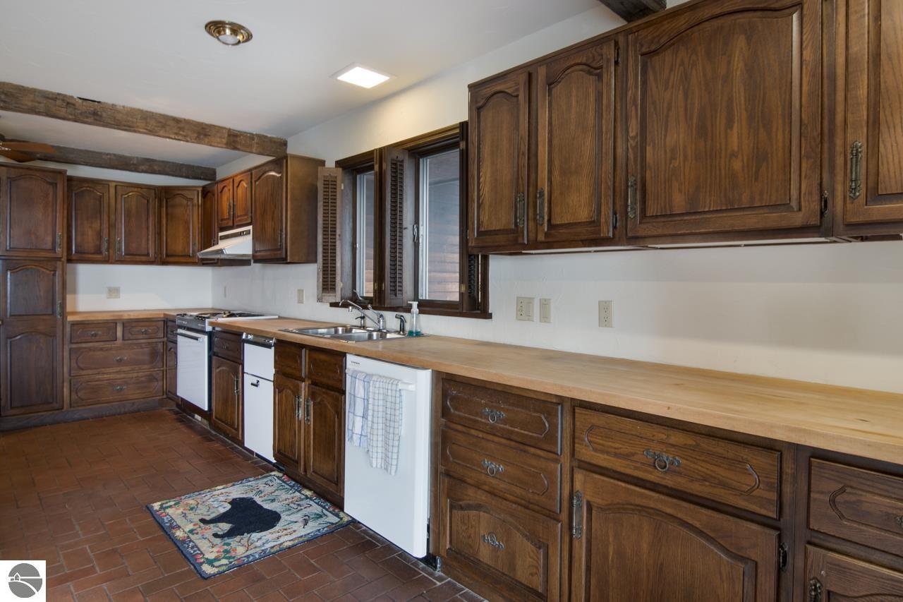 12150 N Seven Pines Road