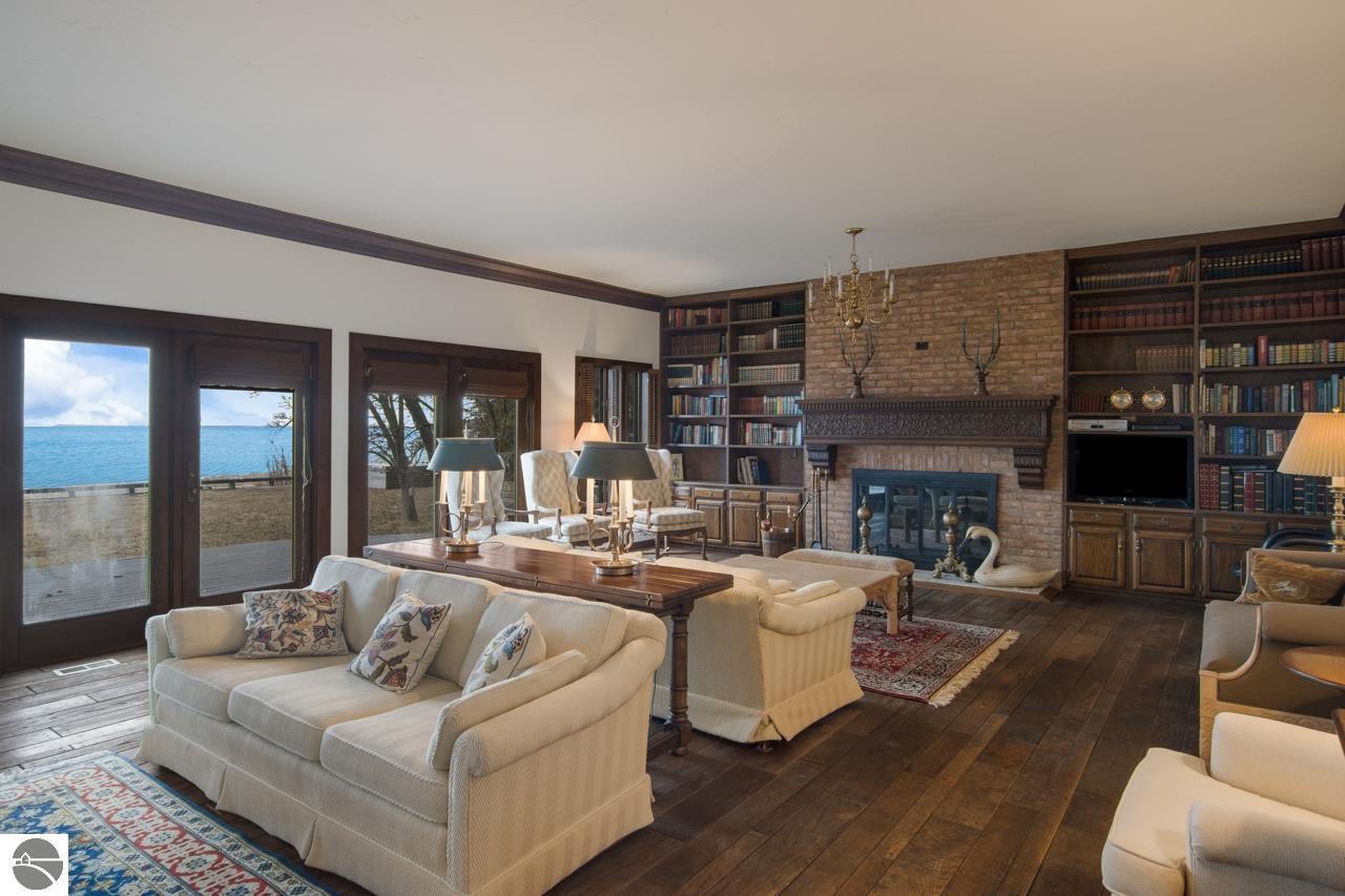 12150 N Seven Pines Road