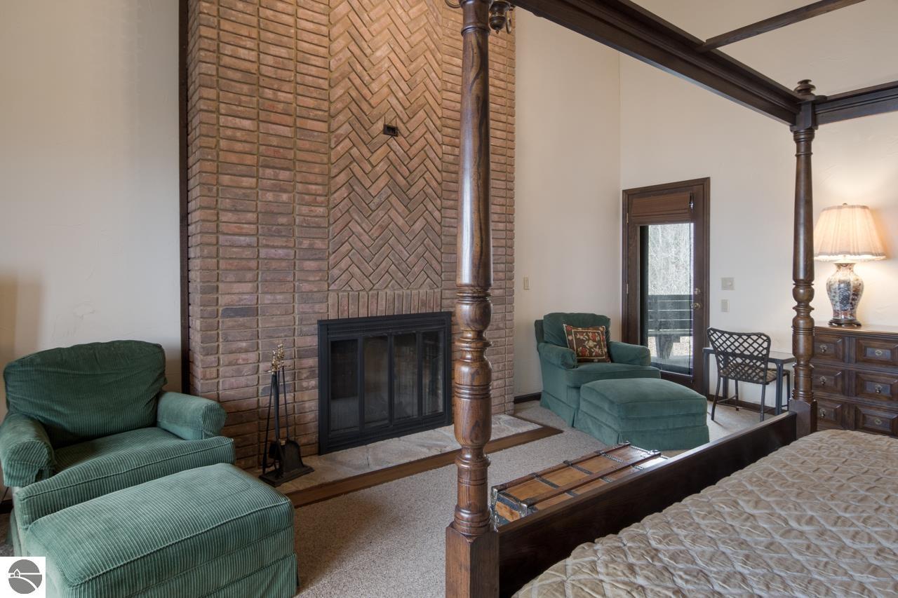 12150 N Seven Pines Road