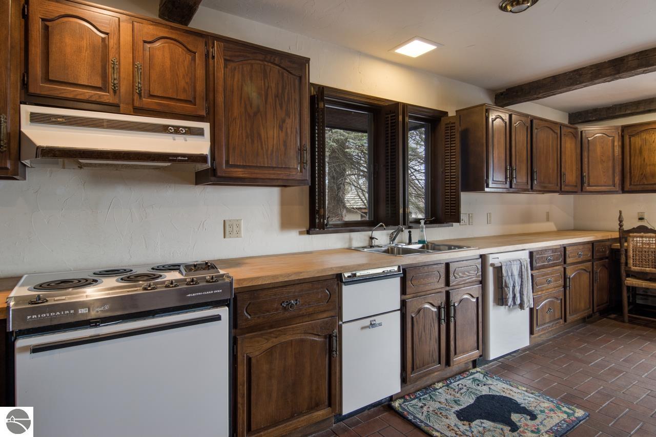 12150 N Seven Pines Road