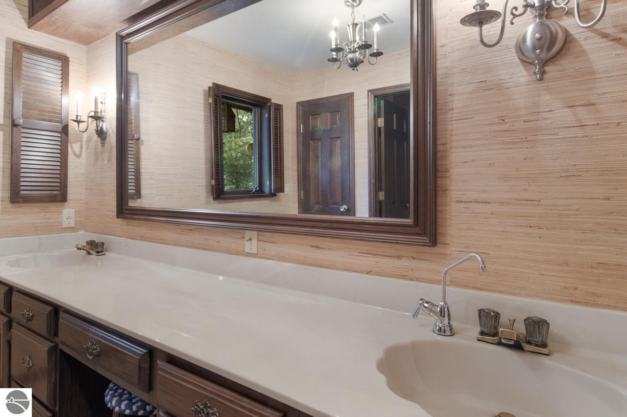 12150 N Seven Pines Road