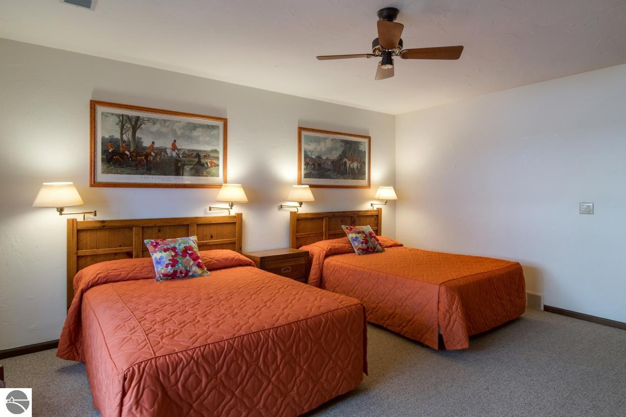 12150 N Seven Pines Road