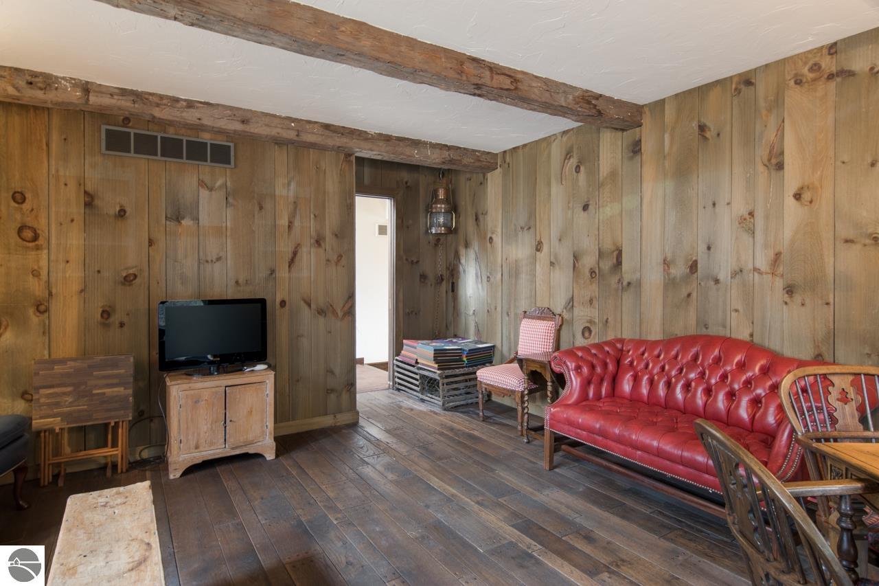 12150 N Seven Pines Road