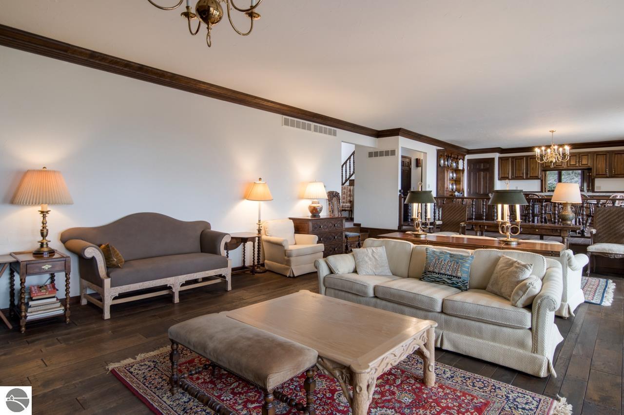 12150 N Seven Pines Road