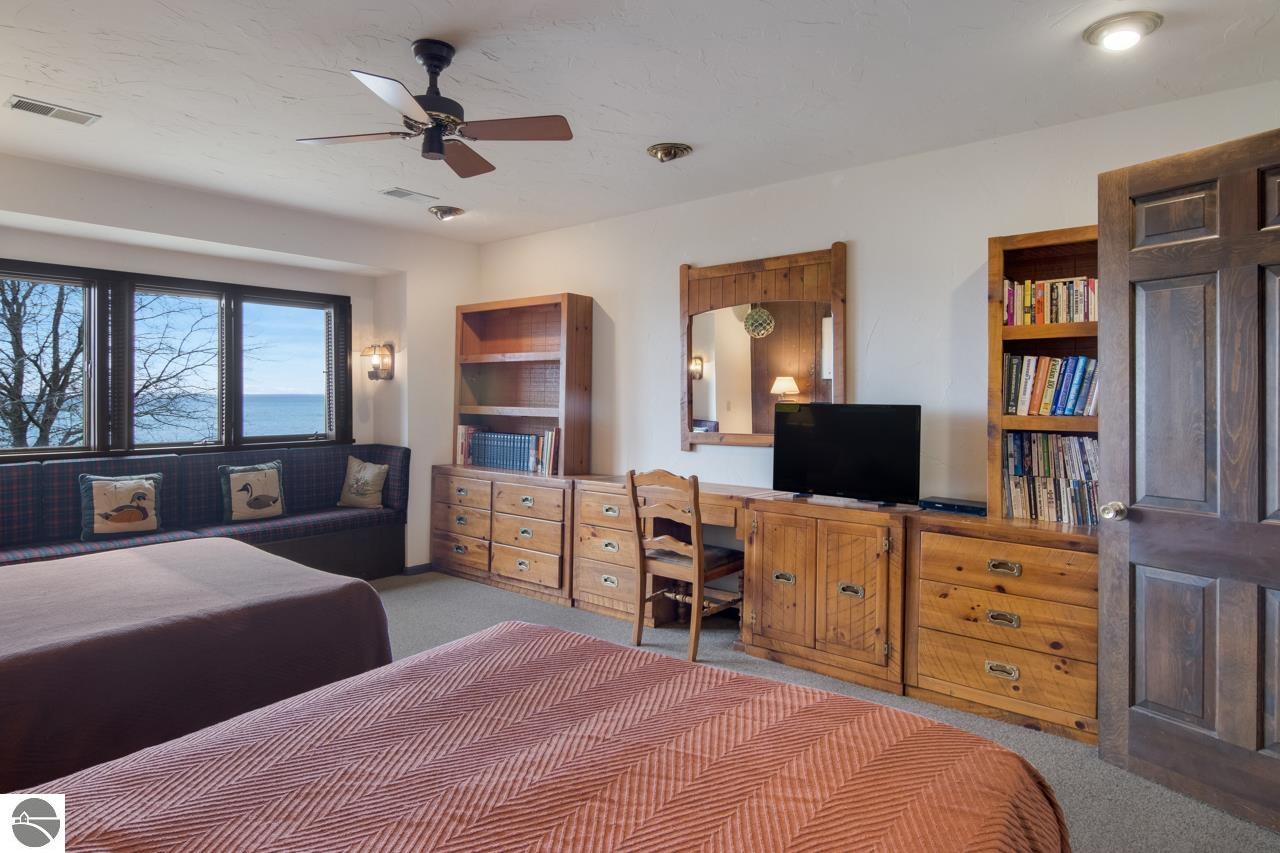 12150 N Seven Pines Road