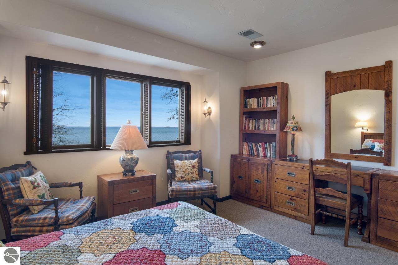 12150 N Seven Pines Road