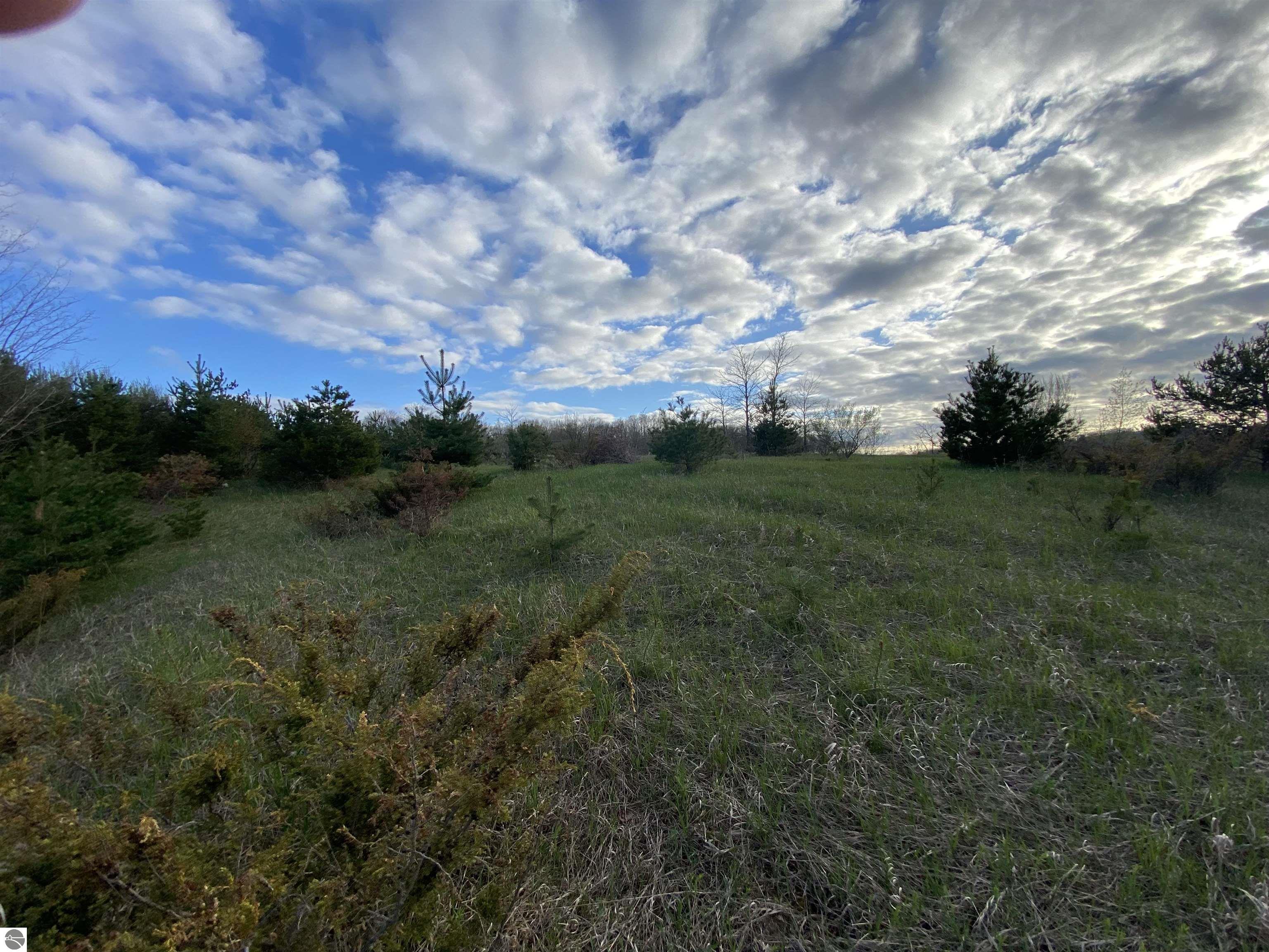 n S Good Harbor Trail