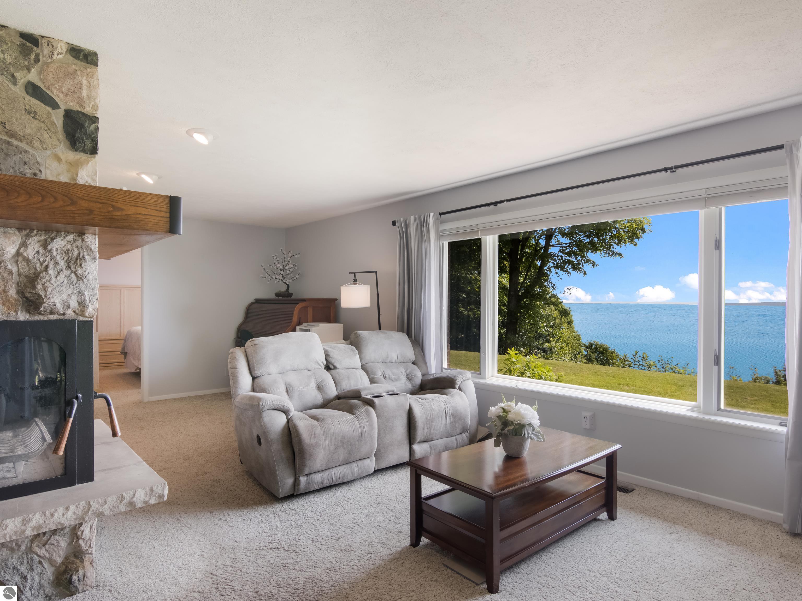 1105 S Bay View Trail