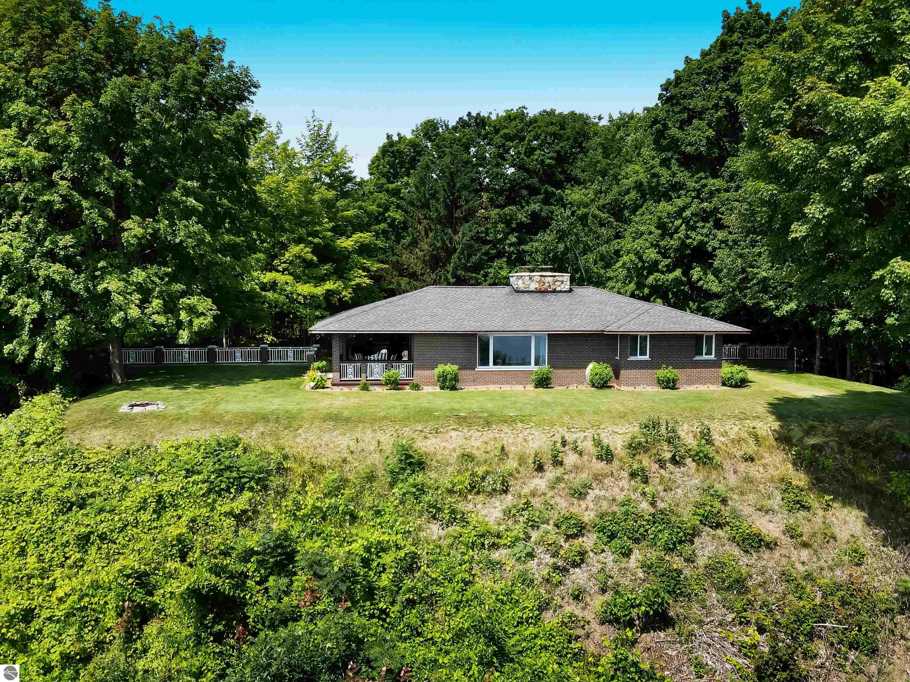 1105 S Bay View Trail