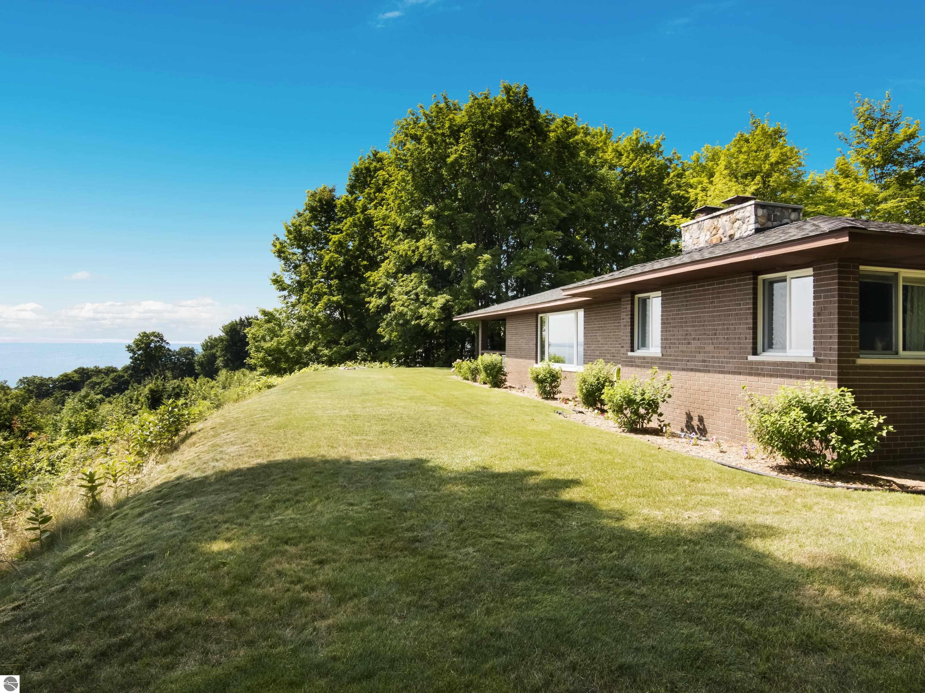 1105 S Bay View Trail
