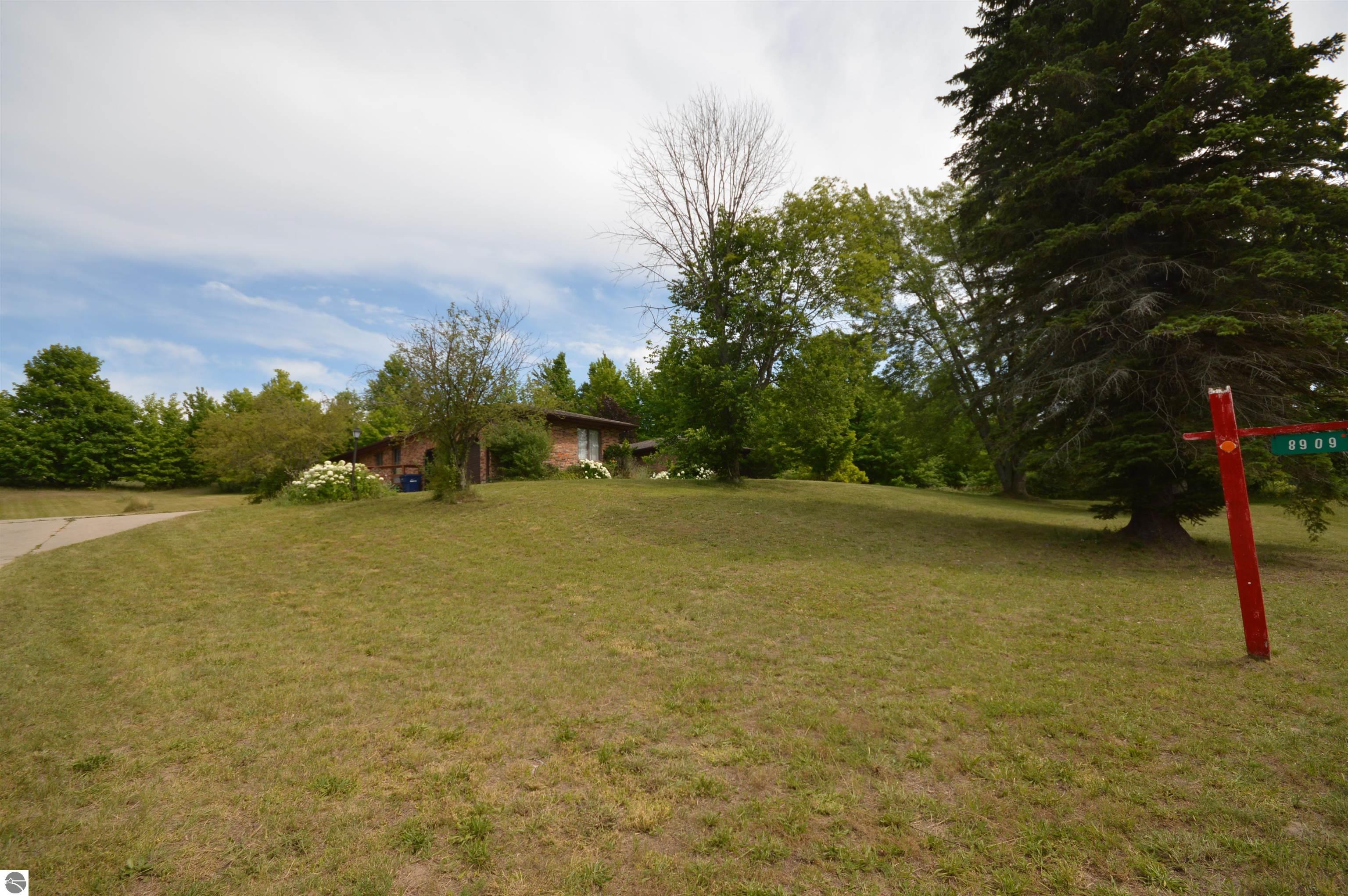 8909 S Maple City Road