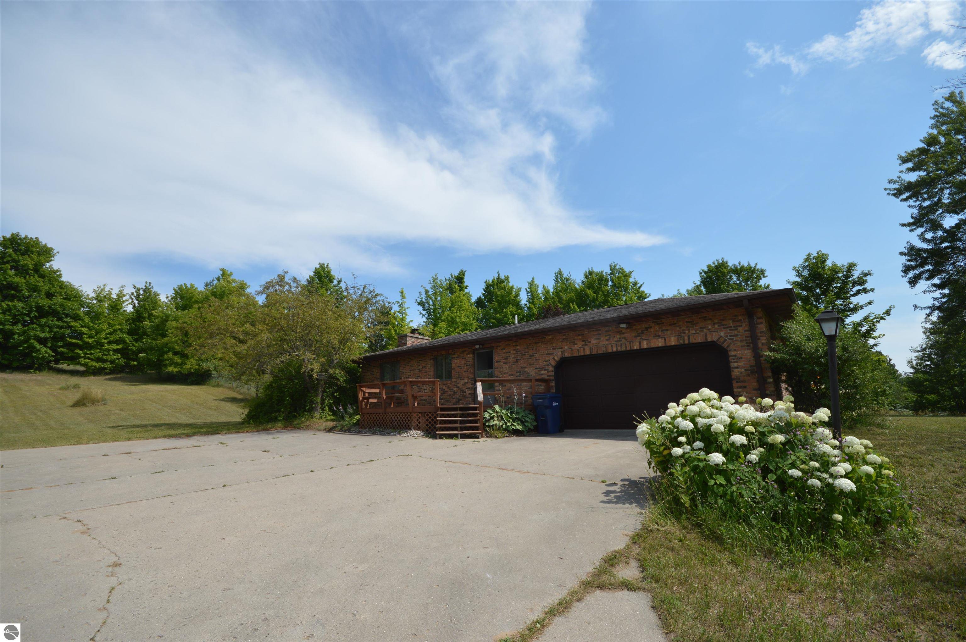 8909 S Maple City Road