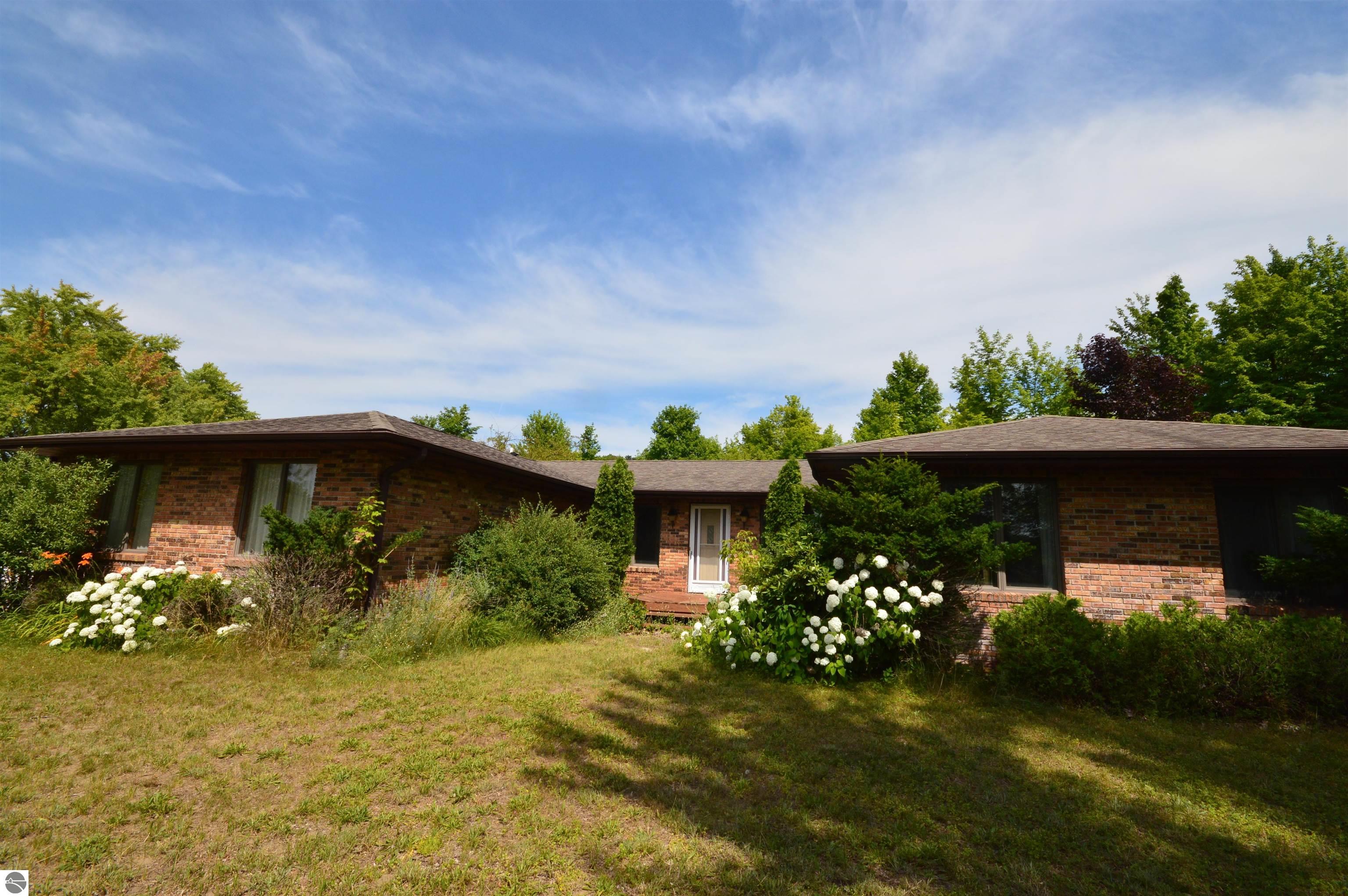 8909 S Maple City Road