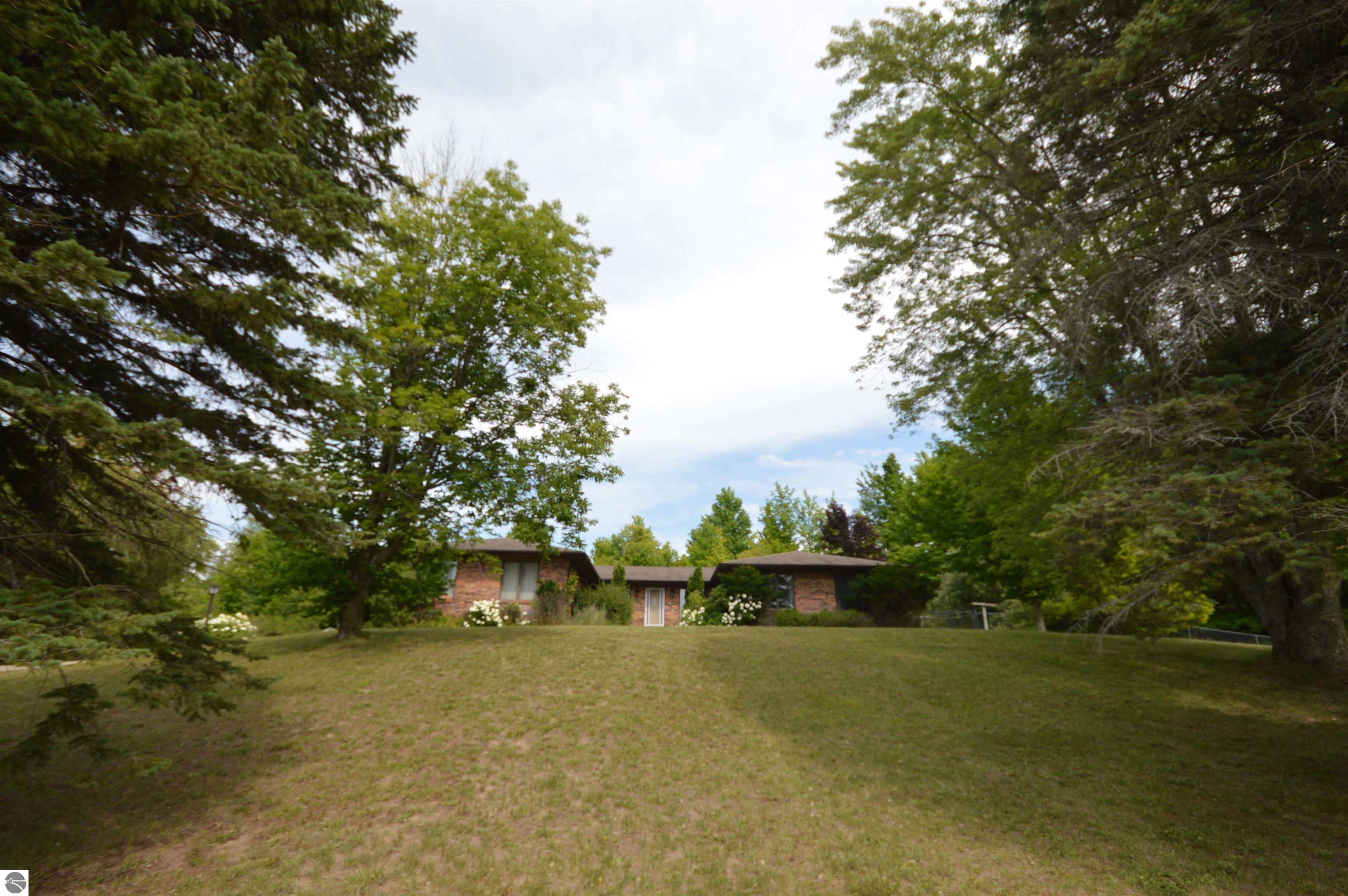 8909 S Maple City Road
