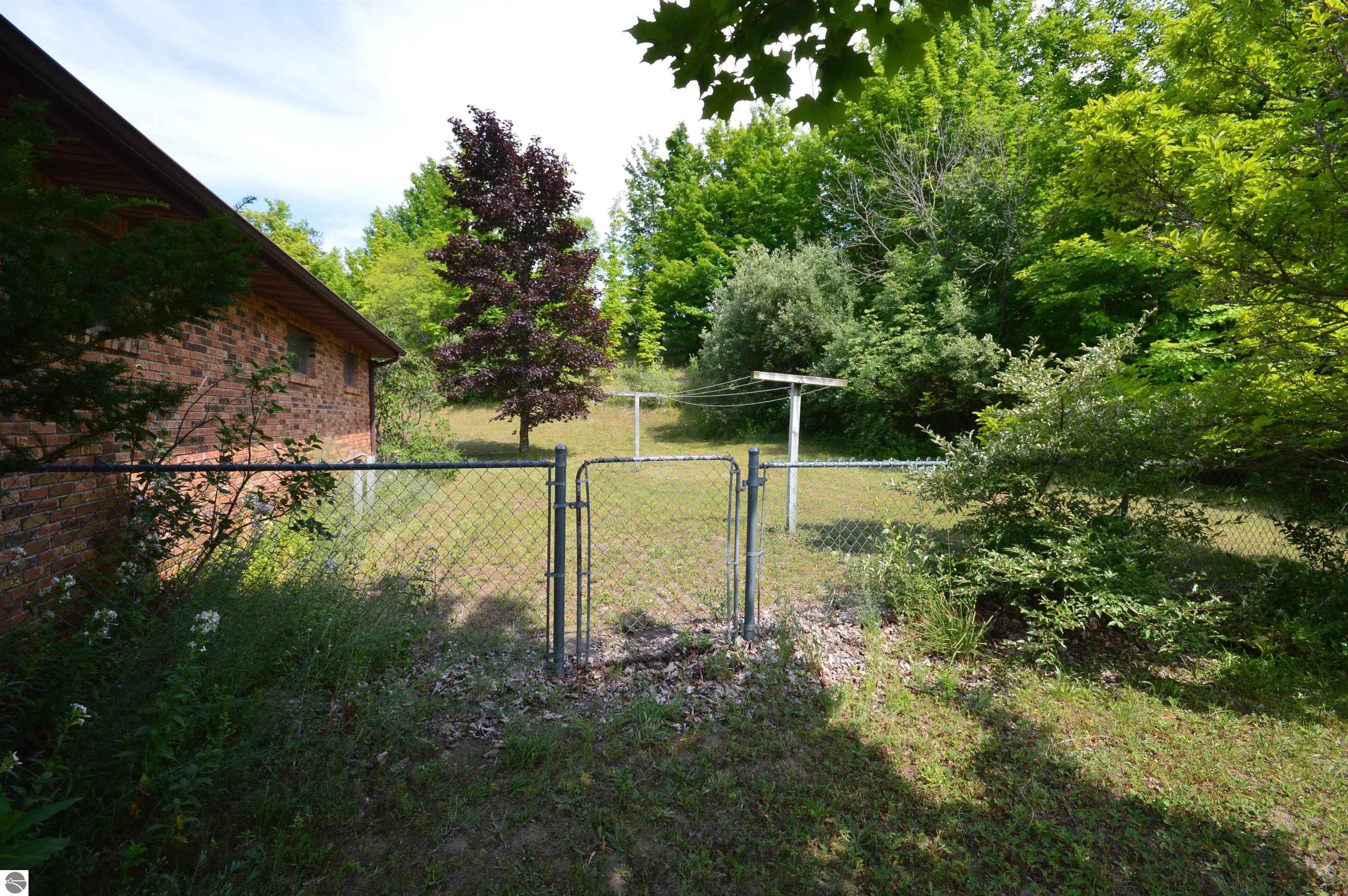 8909 S Maple City Road