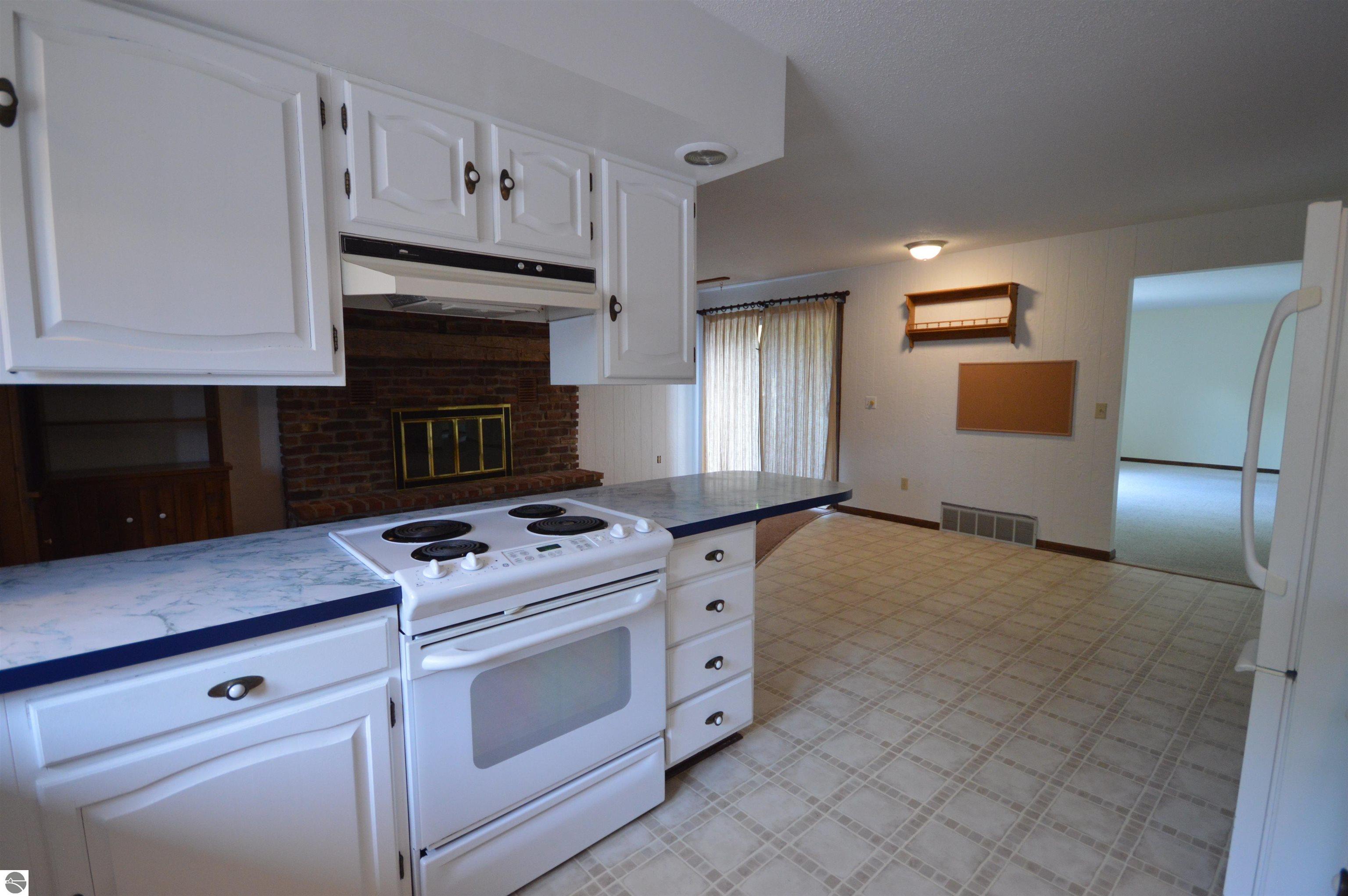 8909 S Maple City Road