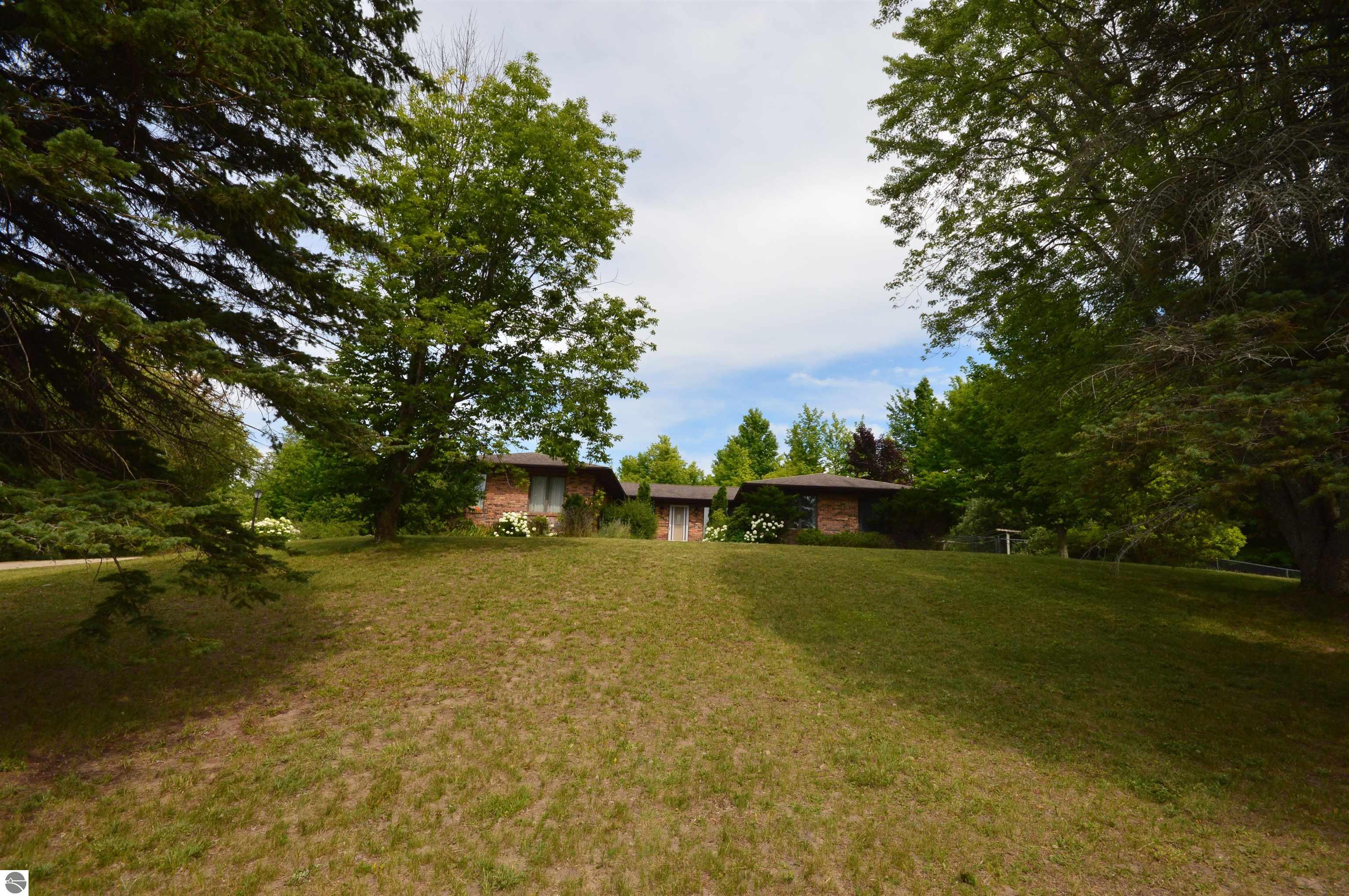 8909 S Maple City Road