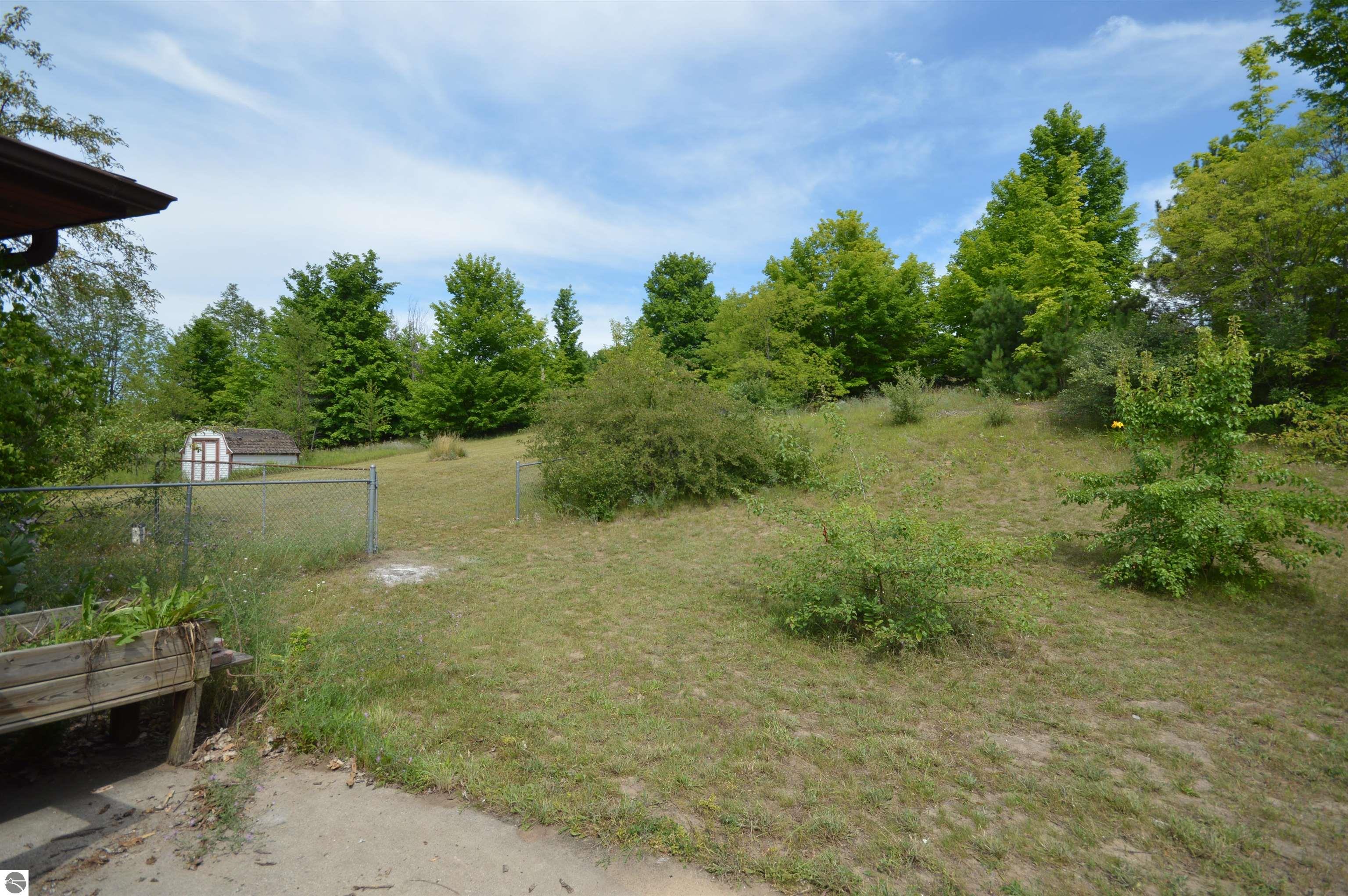8909 S Maple City Road