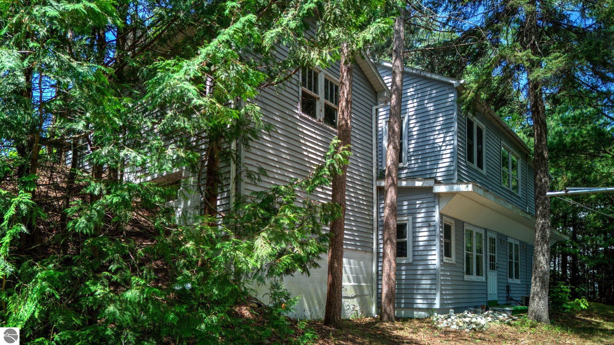 800 N St Joseph Street