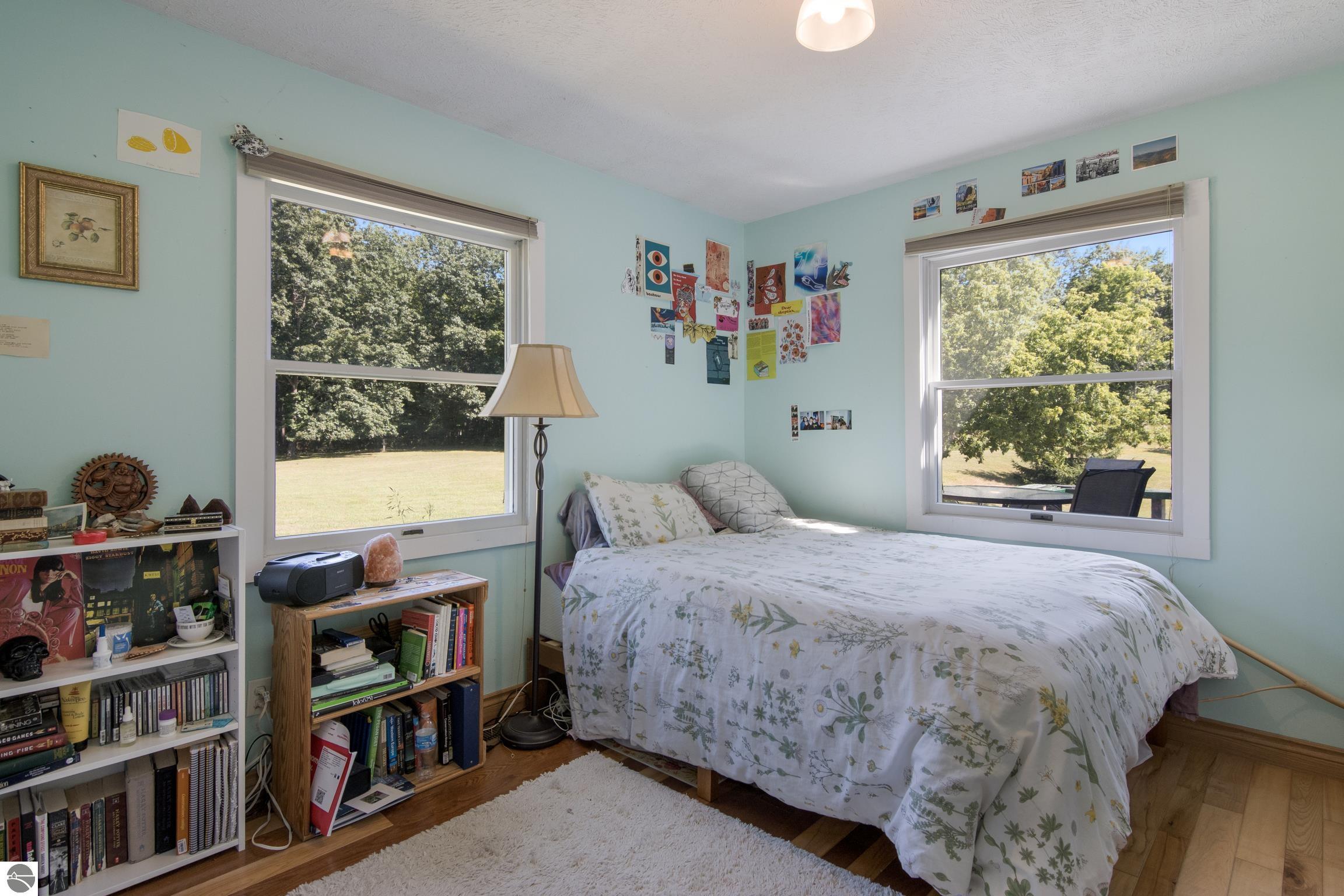 1381 N Manitou Trail