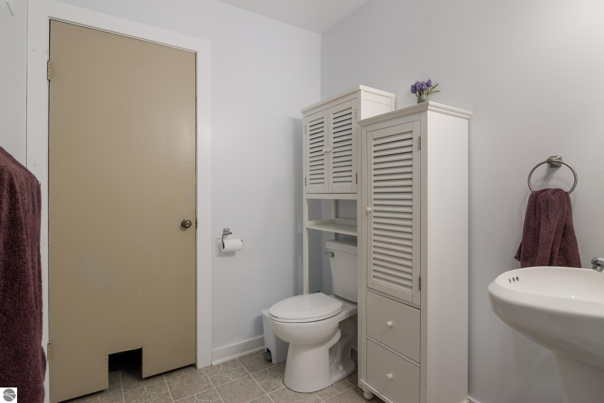 1381 N Manitou Trail