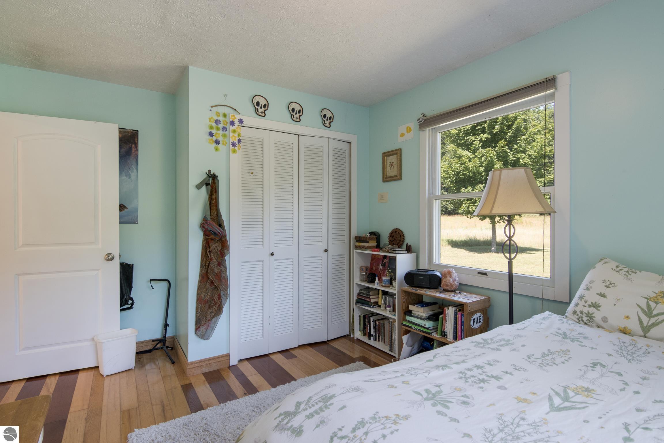 1381 N Manitou Trail