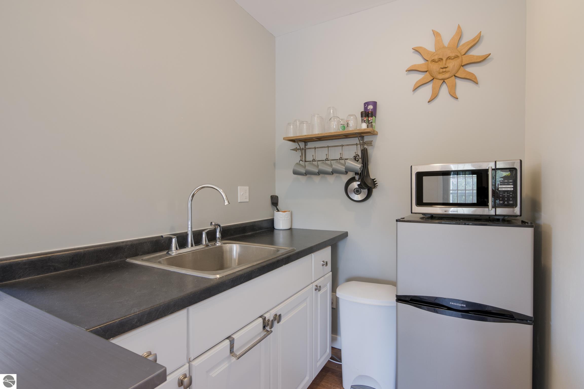 1381 N Manitou Trail