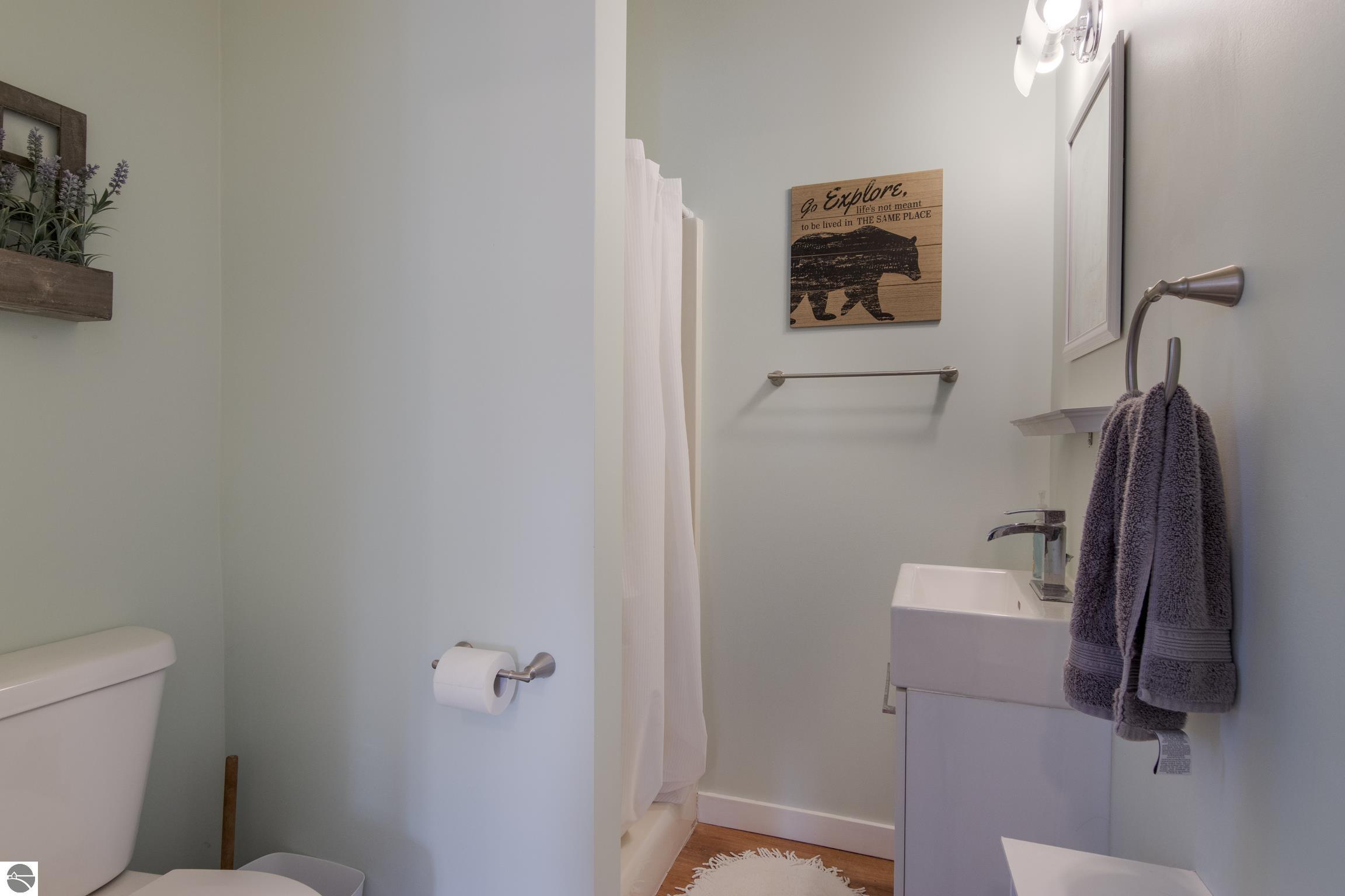 1381 N Manitou Trail