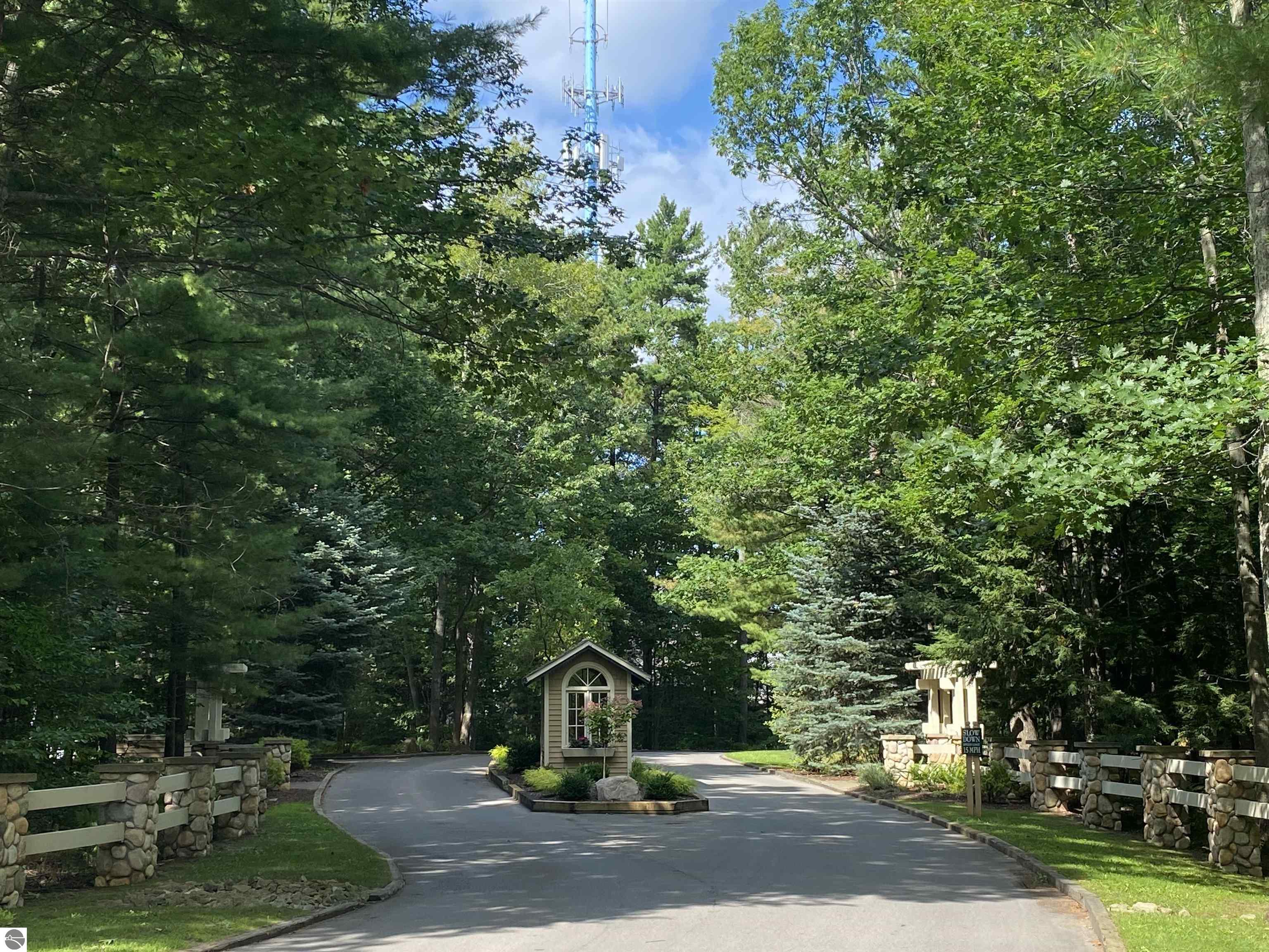 12 Deer Park