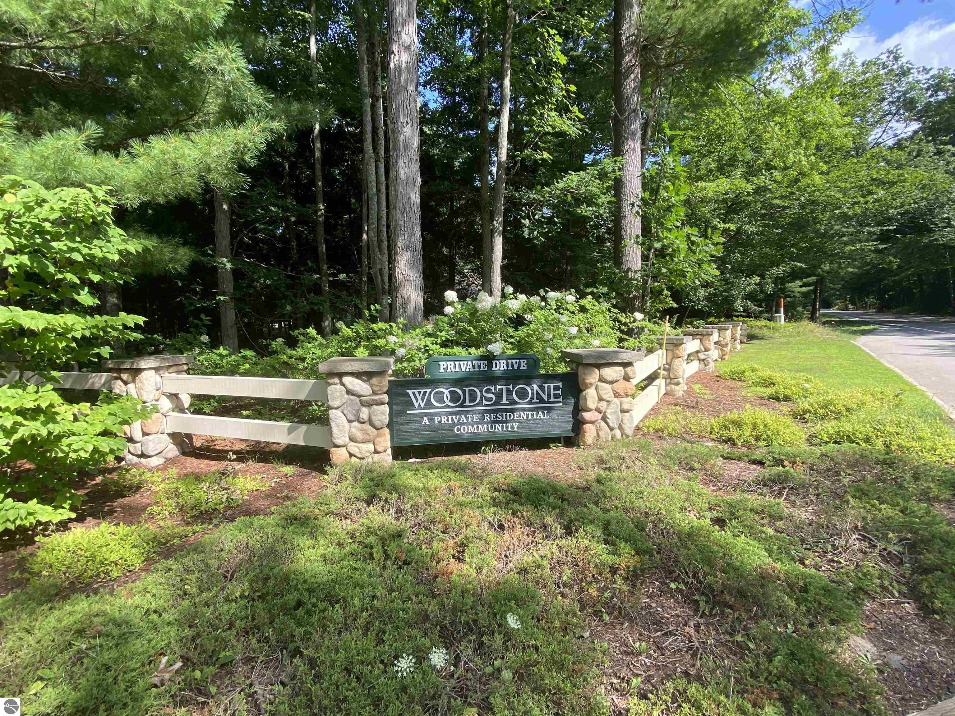 12 Deer Park