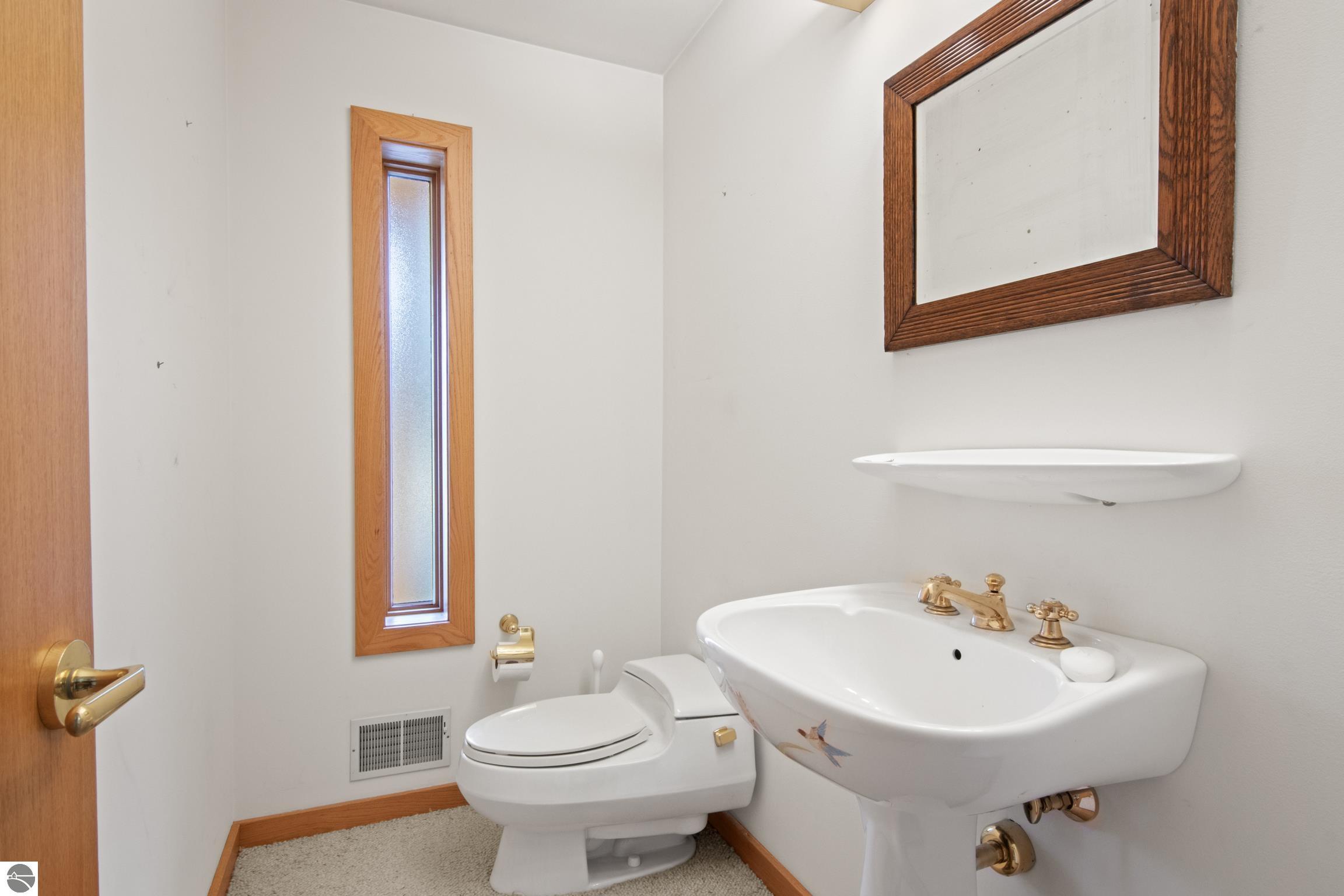 338 N Manitou Trail