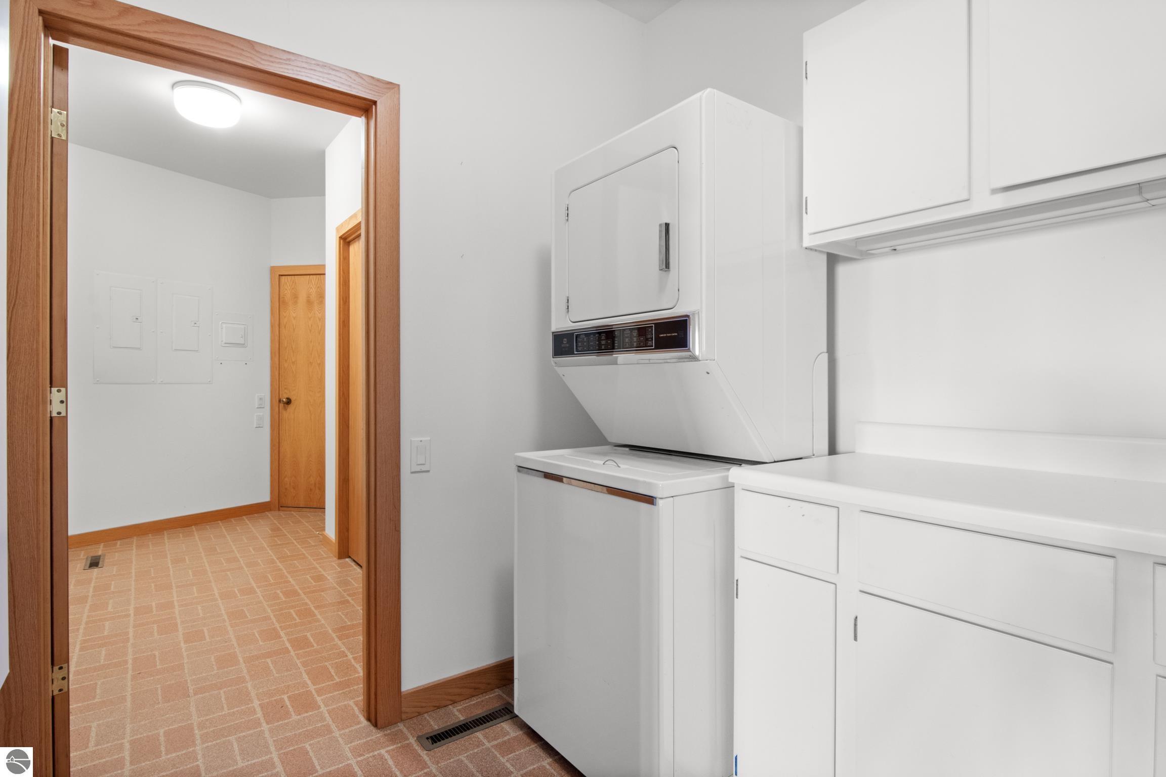 338 N Manitou Trail