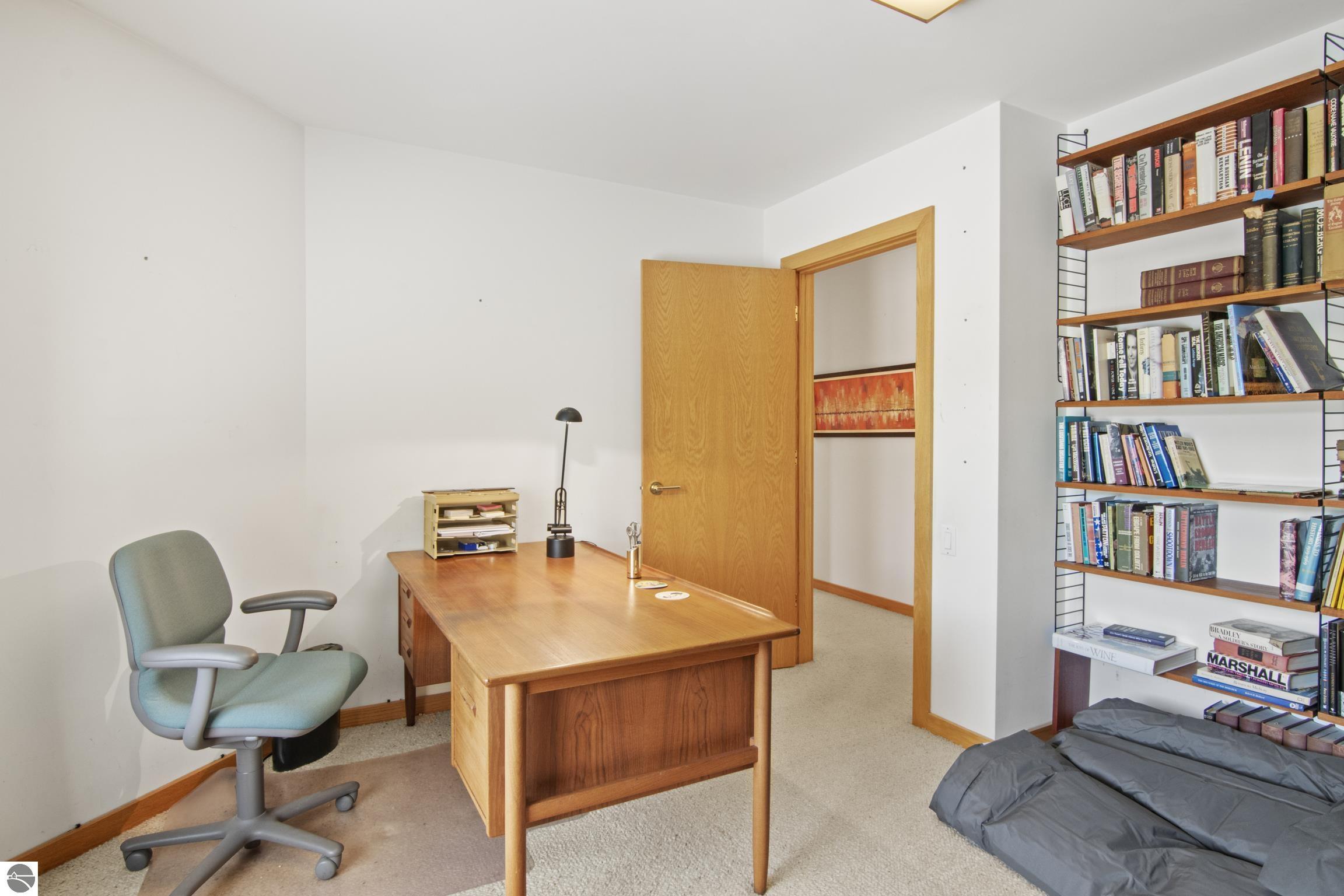 338 N Manitou Trail